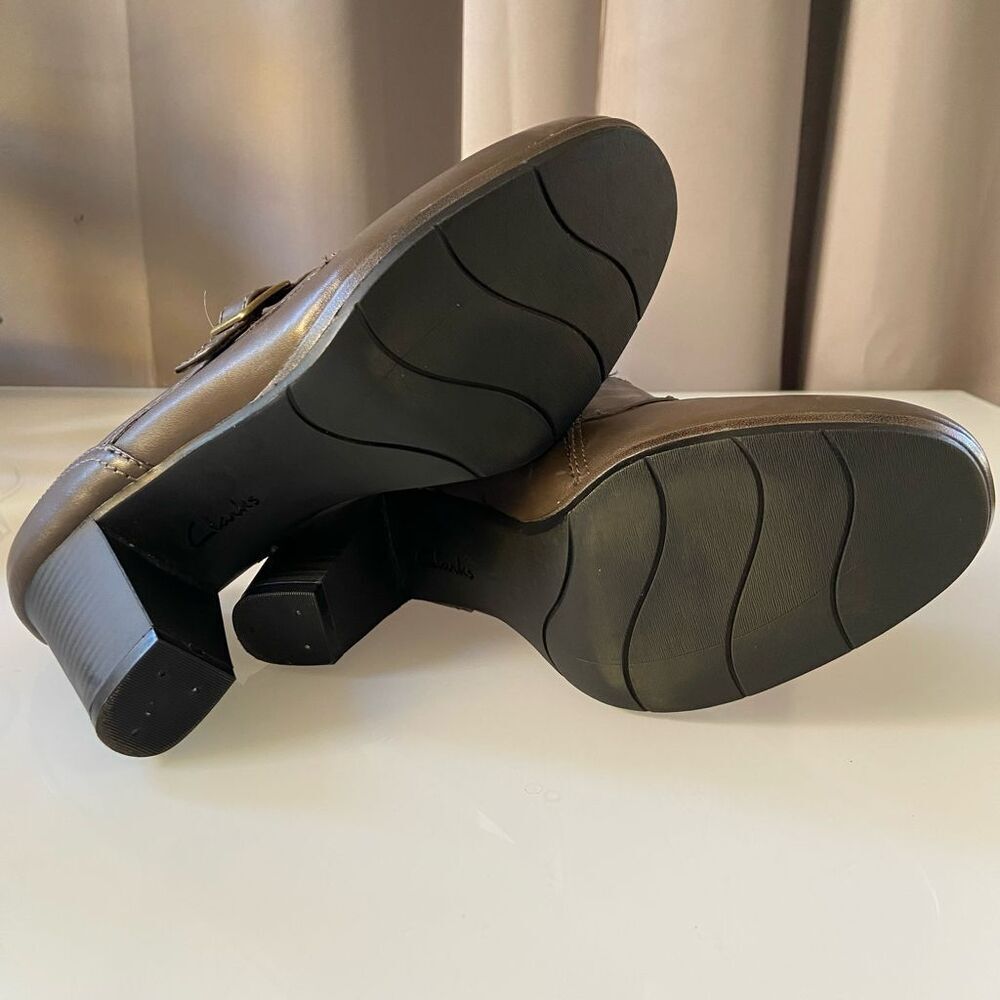 Clarks Collection Gray Taupe Leather Heel Loafers… - image 6